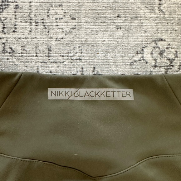 Olive Gymshark x Nikki Blackketter Leggings - Picture 3 of 6